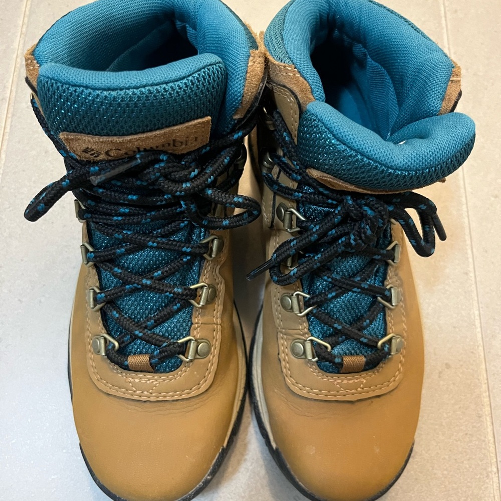 Columbia Women's Newton Ridge™ Plus Waterproof Hiking Boot